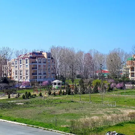 Studio In Royal Sun * Slăntjev Brjag