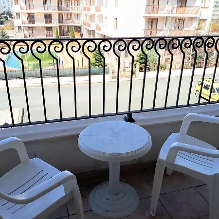 Studio In Royal Sun Apartamento